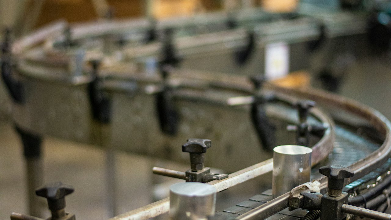 Belt and pulley drive mechanism