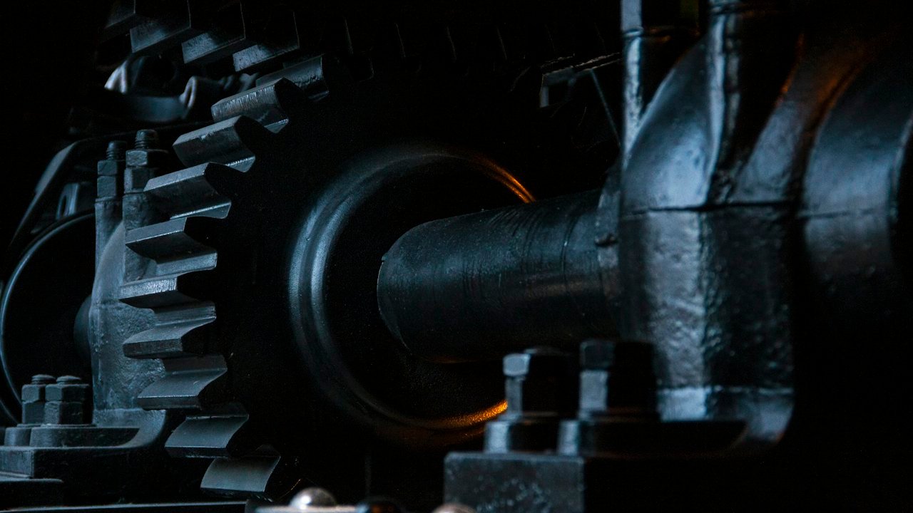 Industrial gears inside a gearbox